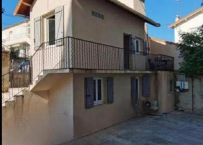 La Maison Badine, Air-conditioned Triplex アパート