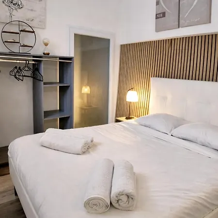 דירה La Maison Badine, Air-conditioned Triplex *