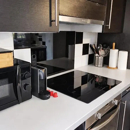 La Maison Badine, Air-conditioned Triplex דירה אנטיב