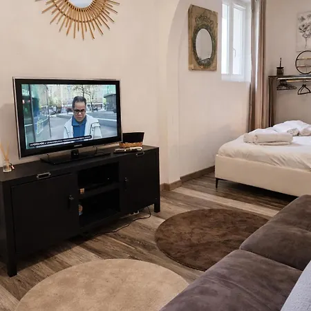 דירה La Maison Badine, Air-conditioned Triplex *