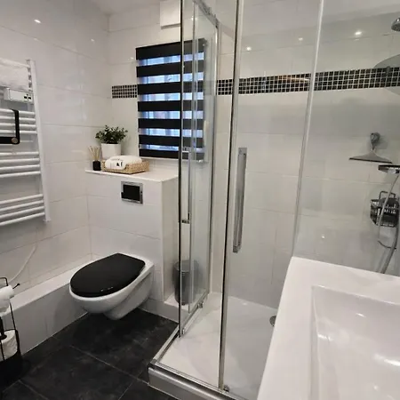 La Maison Badine, Air-conditioned Triplex אנטיב