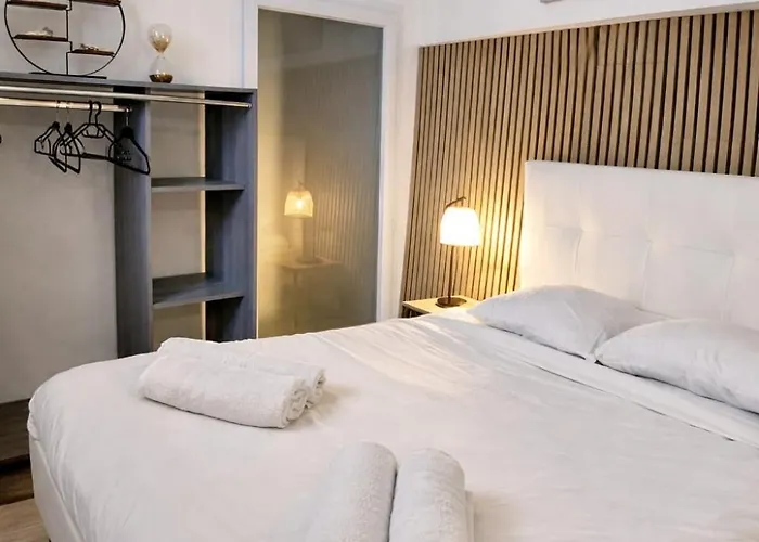 شقة La Maison Badine, Air-conditioned Triplex *
